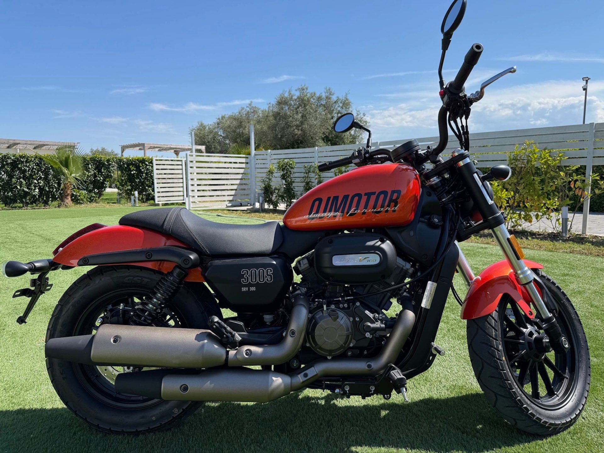 QJ Motor SRV 300